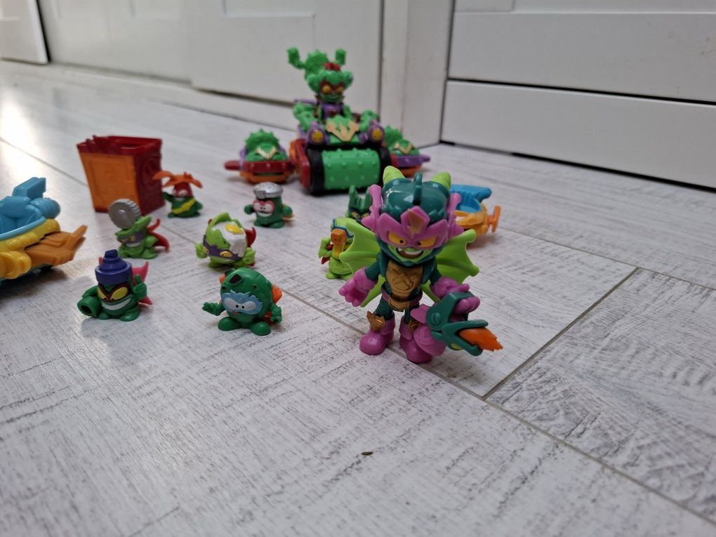 Zestaw super zings spike roller zielony samochód kaktus figurki autka