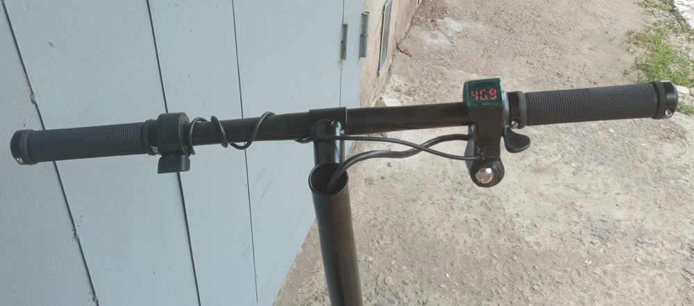 Электросамокат, колеса 10".