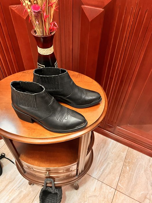Челсі шкіряні жіночі черевички 36
