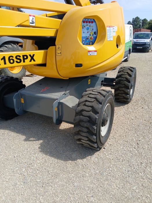 Plataforma elevatoria articulada