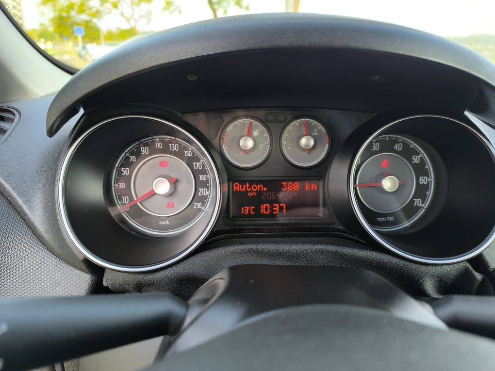 Fiat Punto 1.3 M-Jet Easy S&S, ano 2012