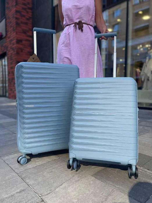 Валіза American Tourister FastForward з розширенням маленька