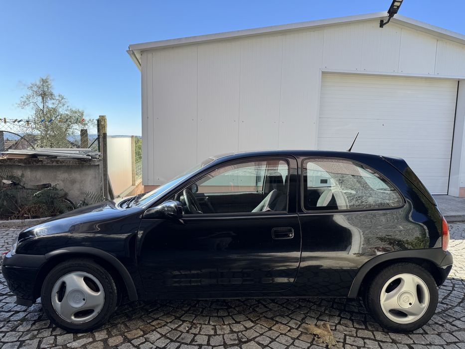 Opel   Corsa  b