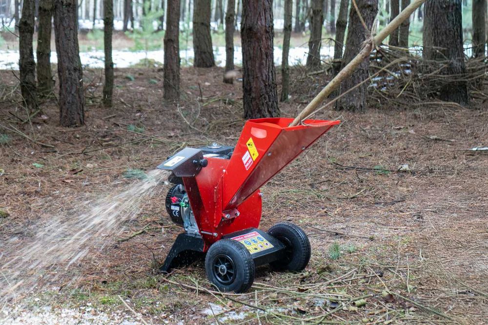Rębak tarczowy REMET RT-300 == rozdrabniacz spalinowy do OGRODU