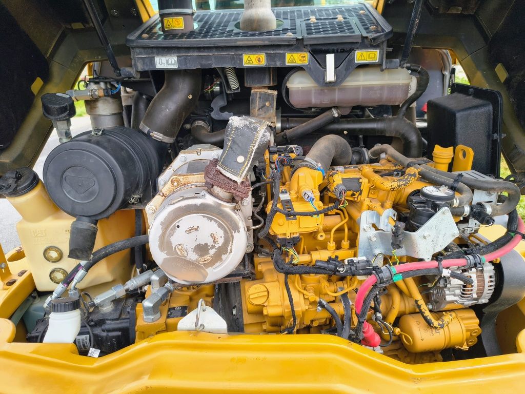 Ładowarka Cat 906M rok 2016 Liebherr