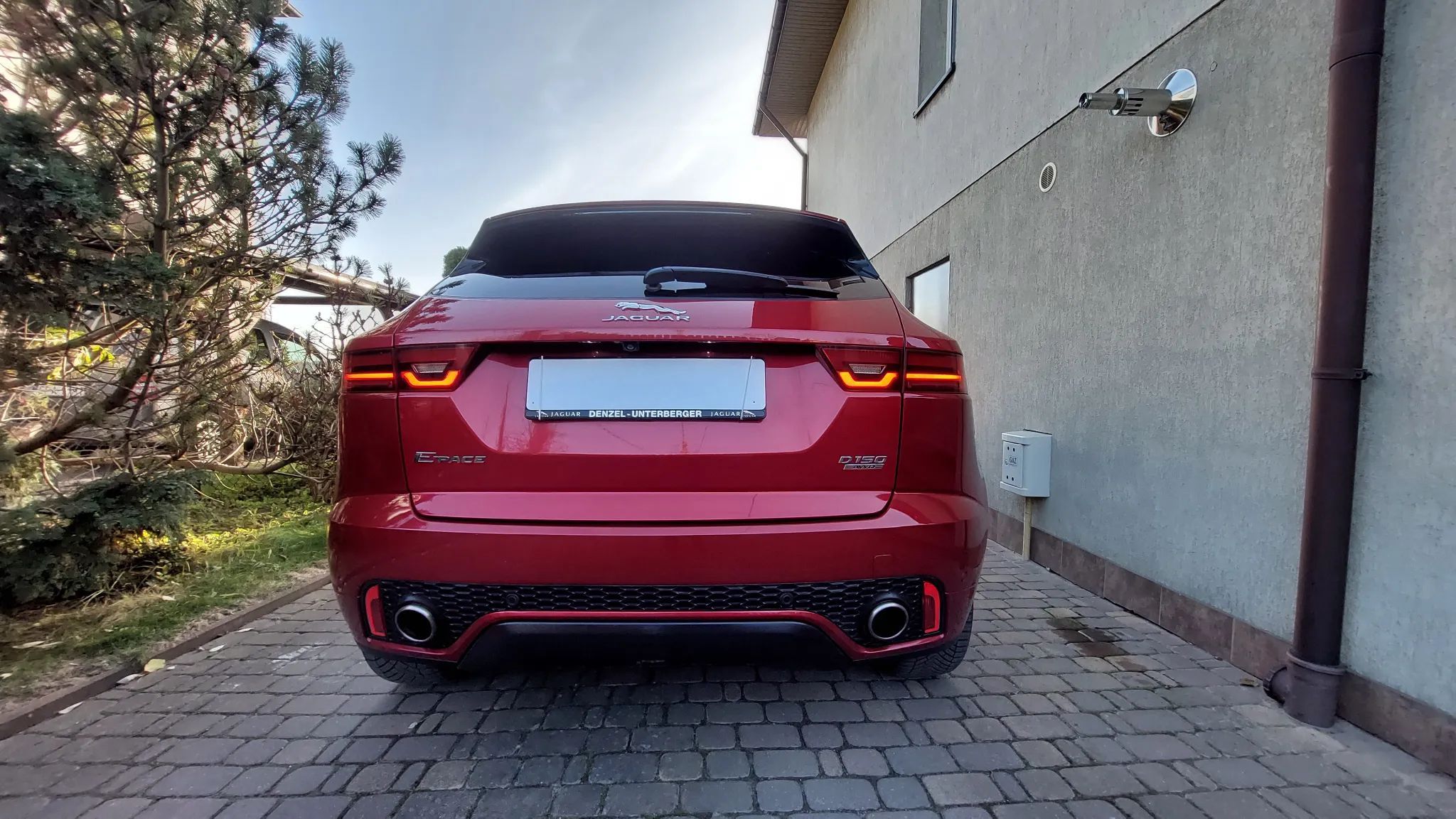 Jaguar E-Pace 2.0d150KM R_Dynamic S Full_Led Kamera Navigacja Skóra Zarejestrowany