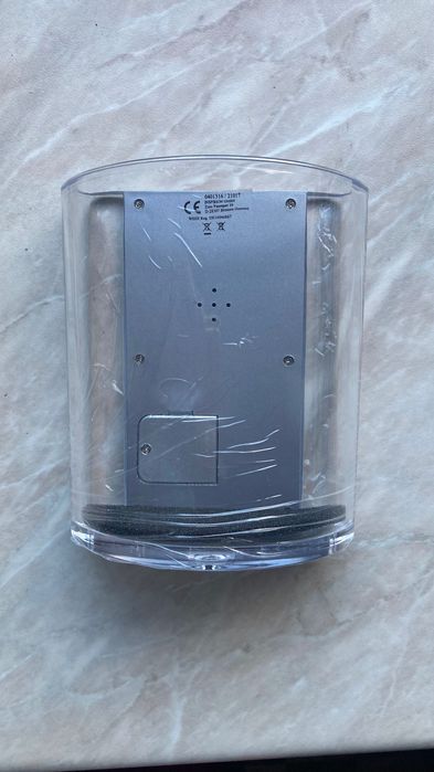 Pojemnik  na  długopisy  z  zegarem - NOWY