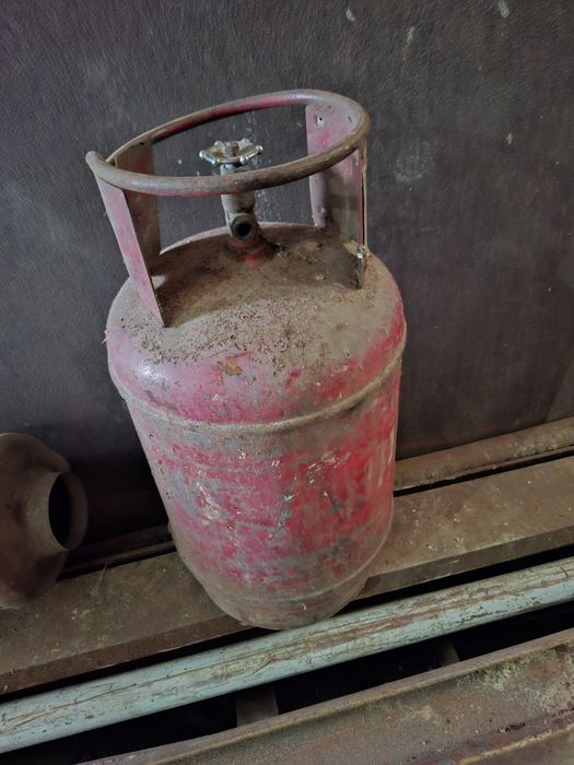 Продам кислородные и газовые баллоны