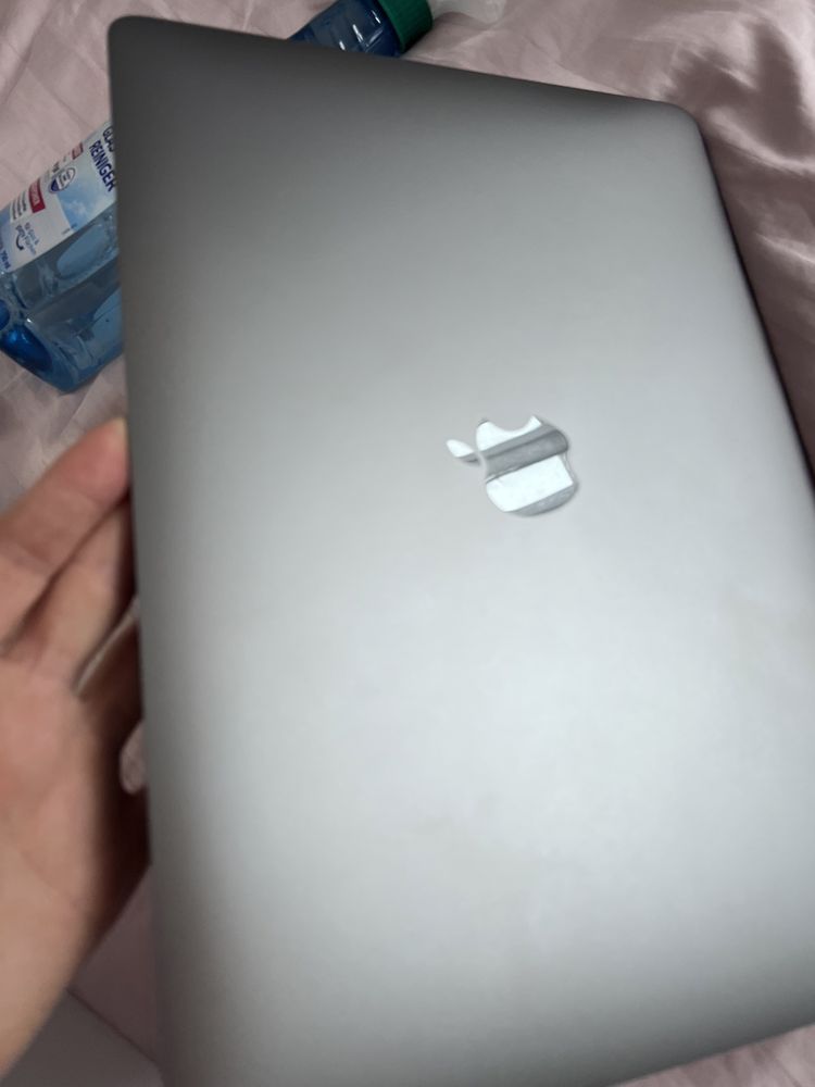 Apple MacBook Air M1 MGN63ZE/A stan idealny