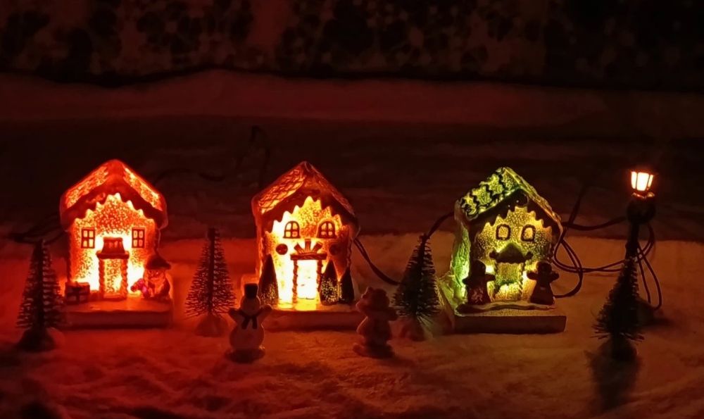 Magic Village – Świąteczna Uliczka LED - 10 elementów
