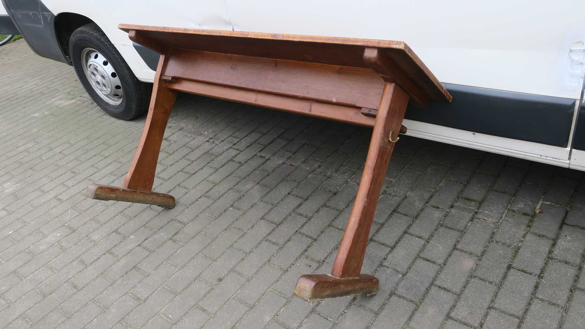 Stara ławka szkolna drewniana