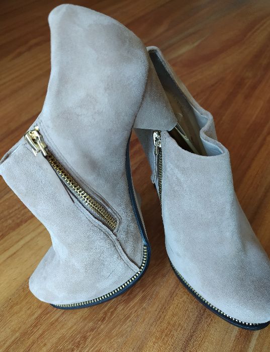 Botins de Tacão Fino (ZARA) (p/ Senhora)