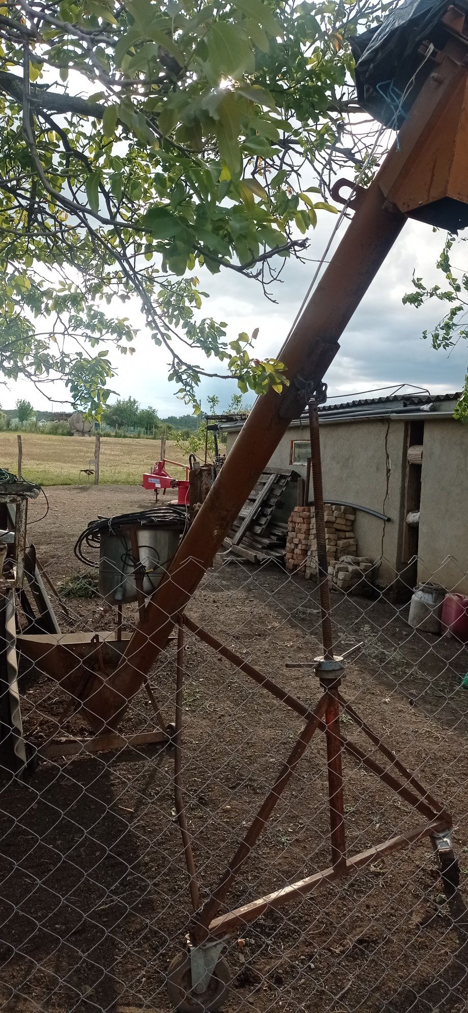 Продам навантажувач -протруйник зерна б/у