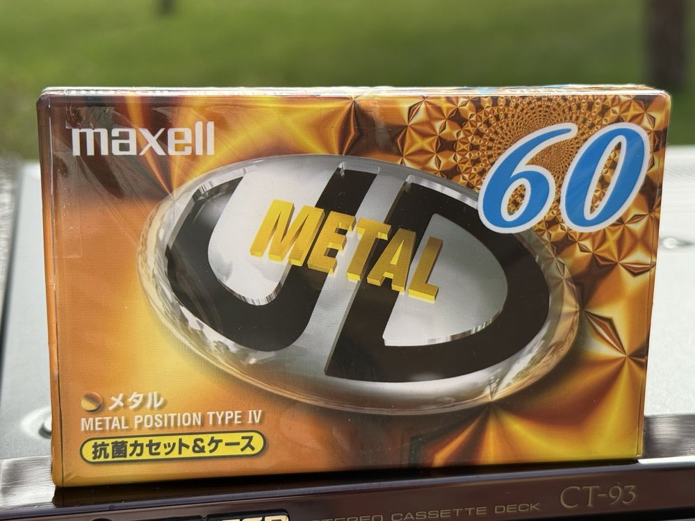 Продам аудио кассету Maxell UD 60