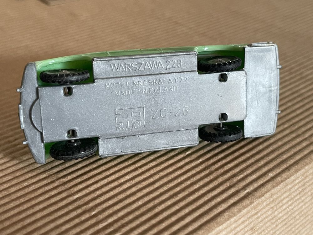Fso Warszawa 223 model ZP Ruch