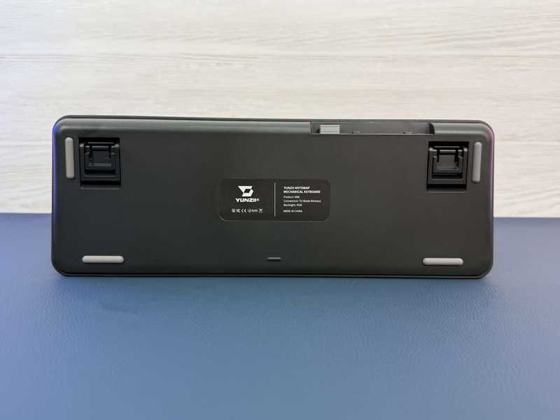 Механічна бездротова клавіатура YUNZII - B68 Milk V2 Switch Linear rgb
