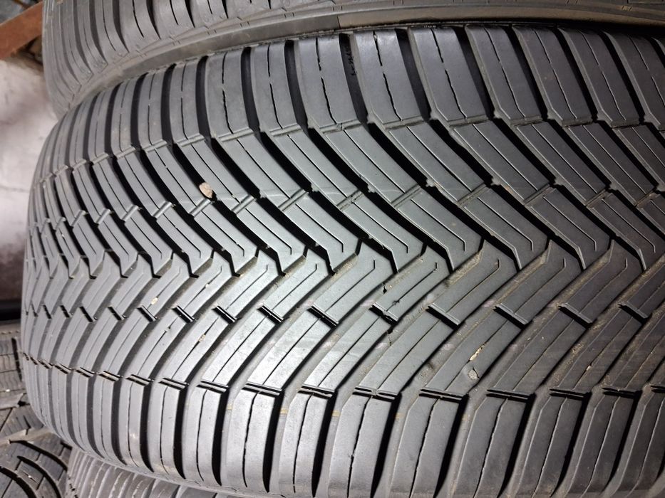 235/45 19 Continental all Seasons резина всесезонна