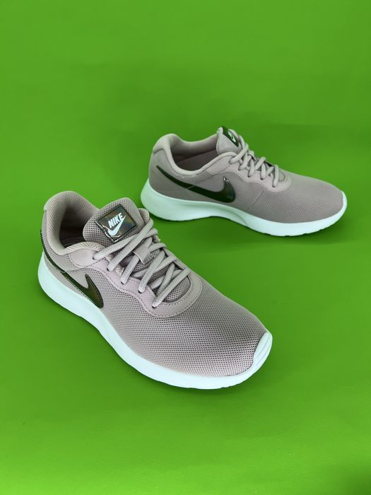 жіночі кросівки 39р.25см. Nike Tanjun