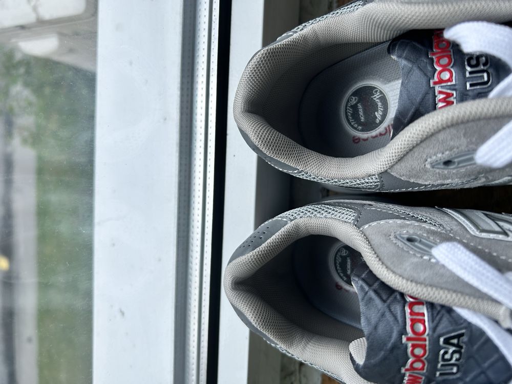 Чоловічі кросівки New Balance 990v3 Grey