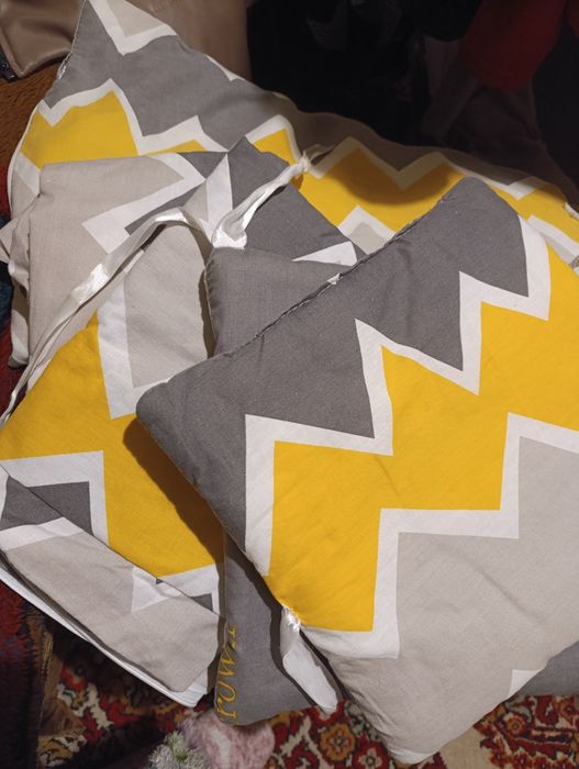 Продам постельное в детскую кроватку