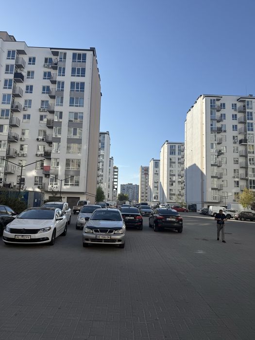Продам 3к 68.1 м2 ЖК Дніпровська Брама котеджний комплекс Золоті Ключи