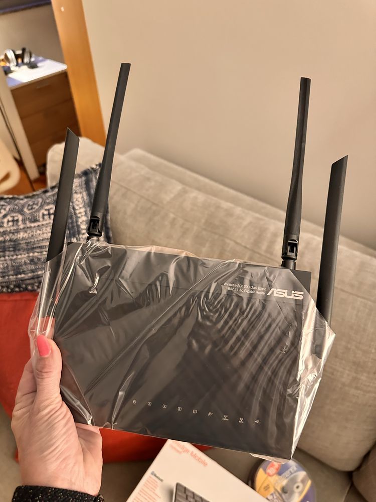 Router Asus Dual Band Wireless RT-AC1200G+ Novo