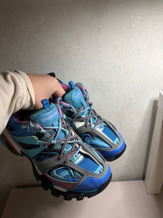 Balenciaga track 1