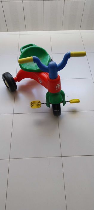 Triciclo/andador bebe