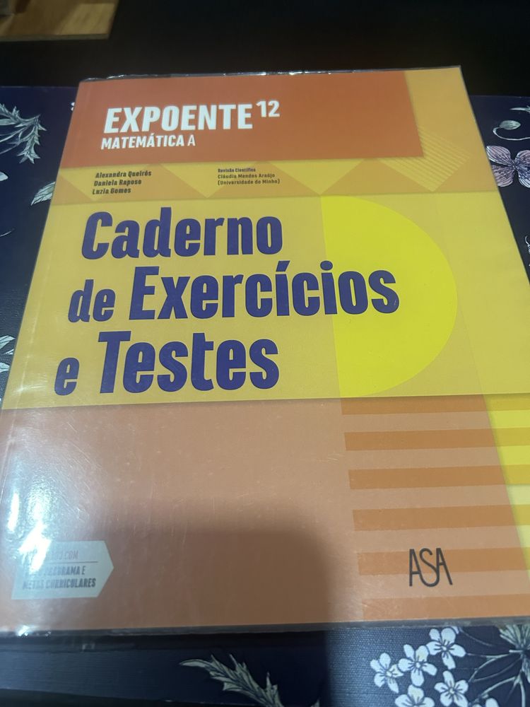 Livros escolares matematica e portugues do 12 ano