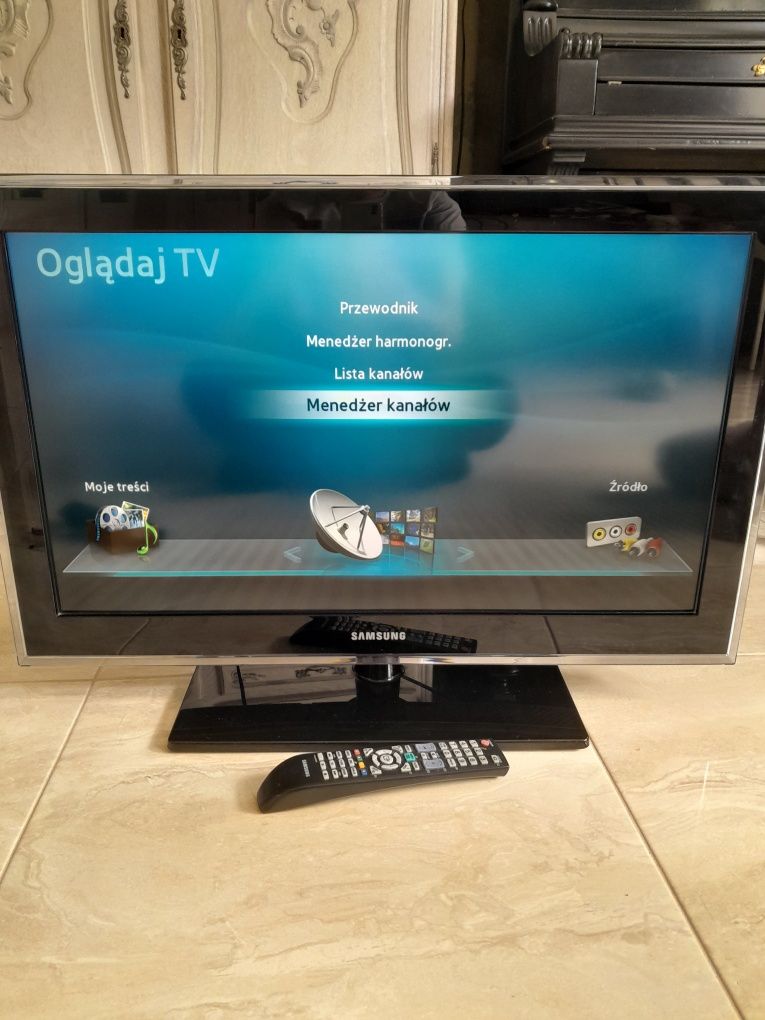 Telewizor Samsung LCD  32 cale