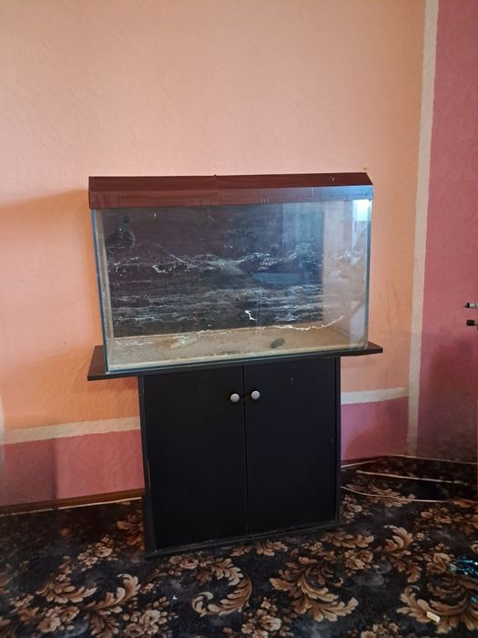 Акваріум з тумбочкою