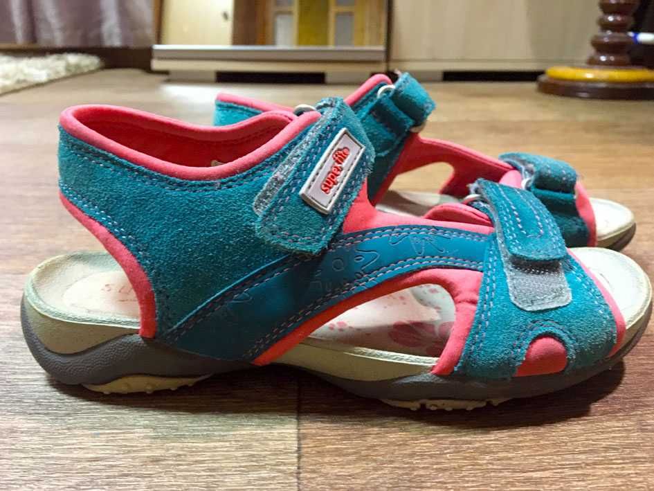 Кожаные сандалии для девочки SuperFit(р 33)оригинал