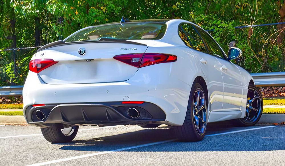 Alfa Romeo Giulia      2017