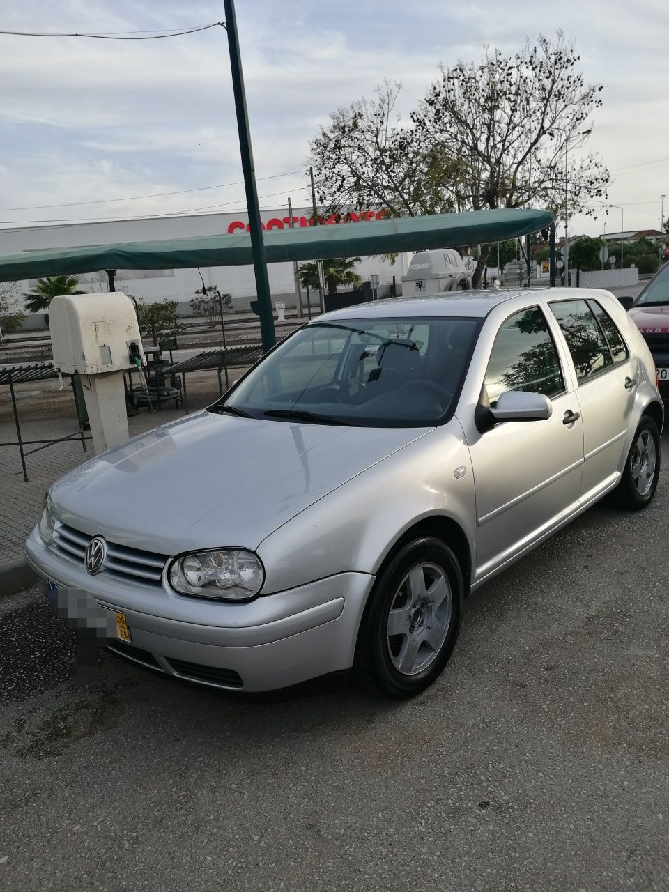 Venda de peças Volkswagen Golf lV 1.4 gasolina 16 Válvulas ar condicio