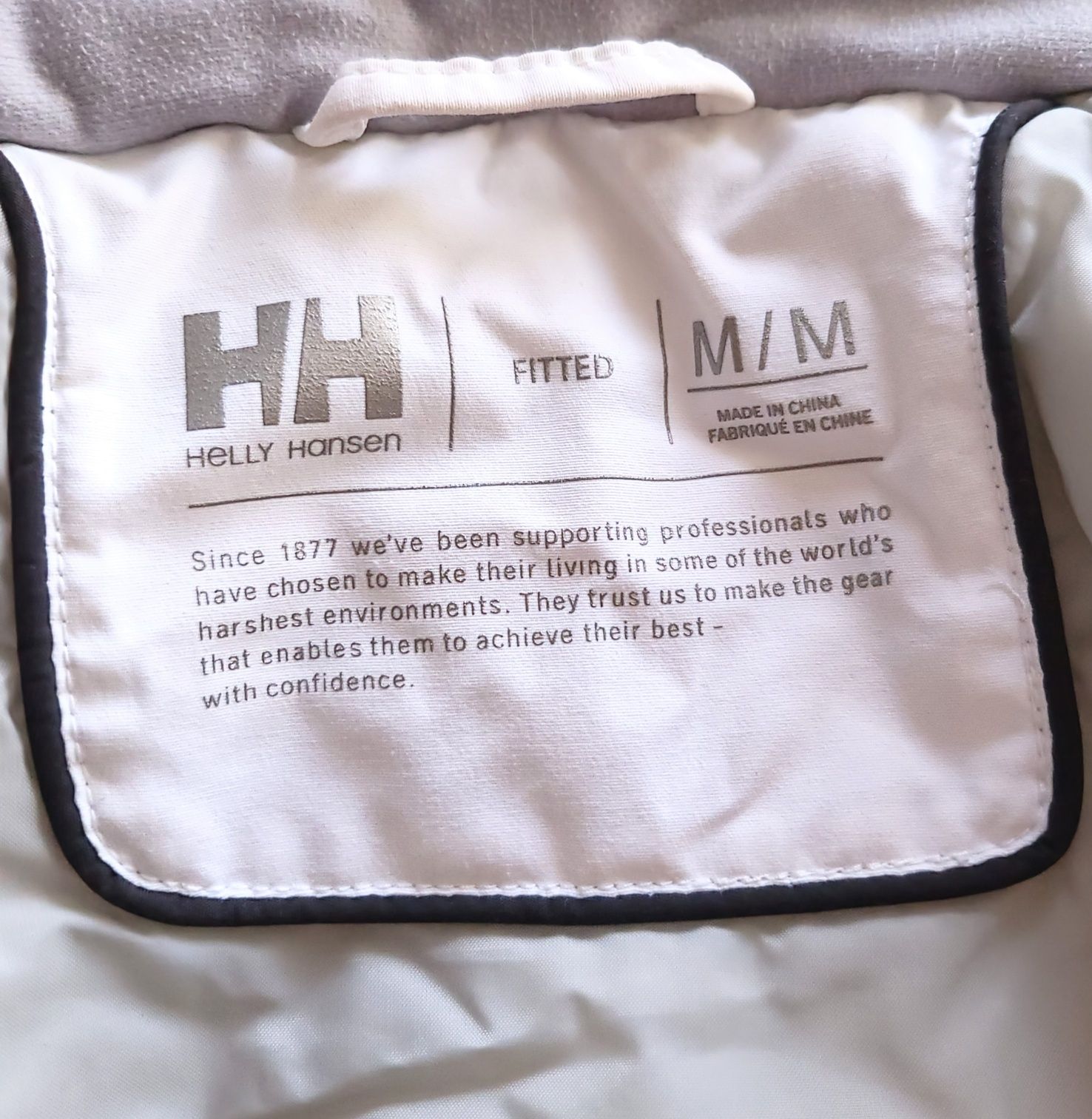 Biała kurtka narciarska / Recco – Helly Hansen – M / 38