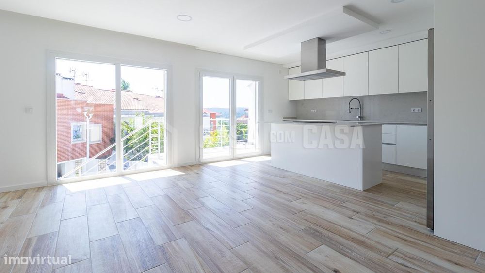 Moradia em Banda V4+2 em Orgens