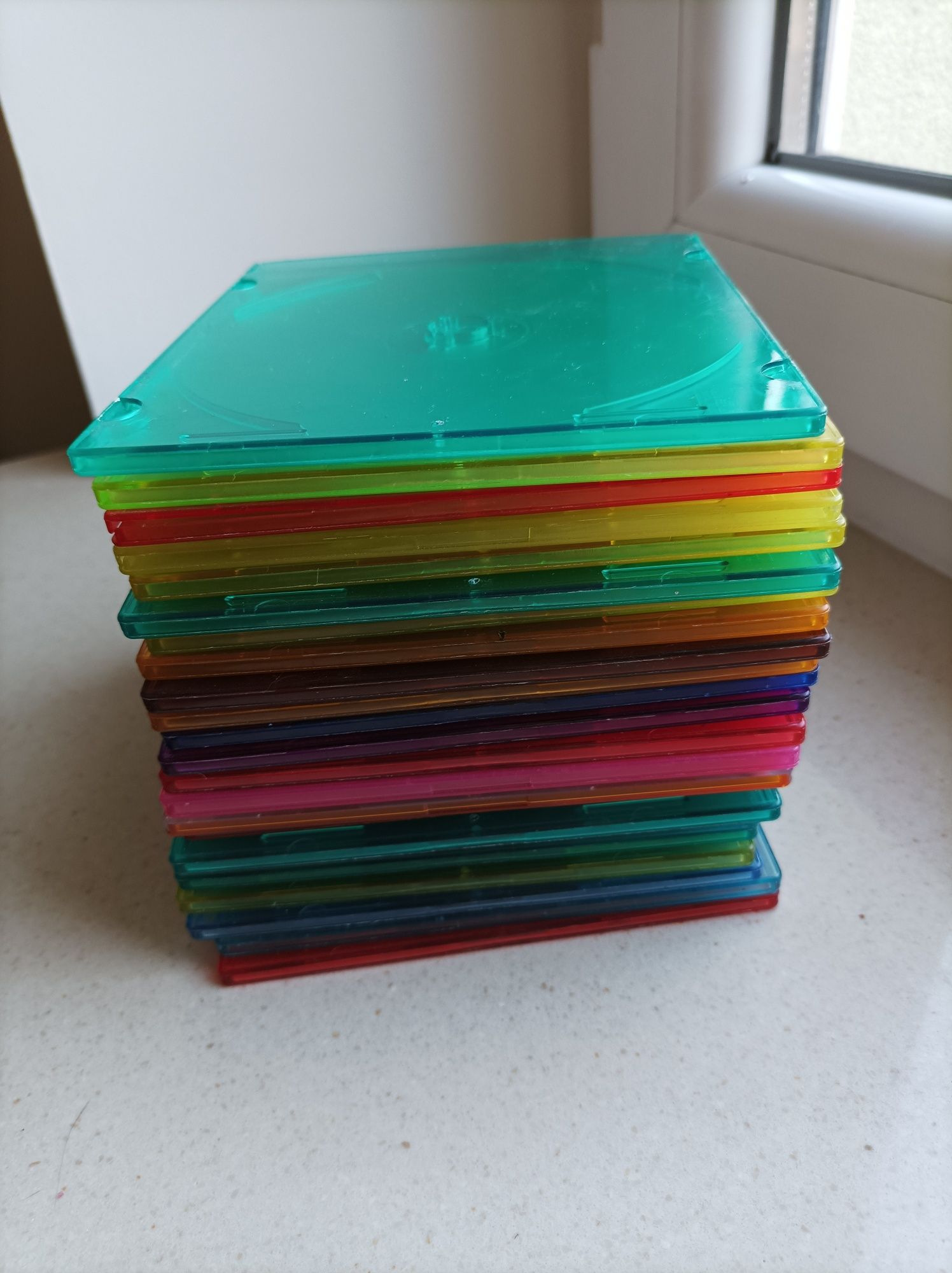 Plastikowe pudełka na CD