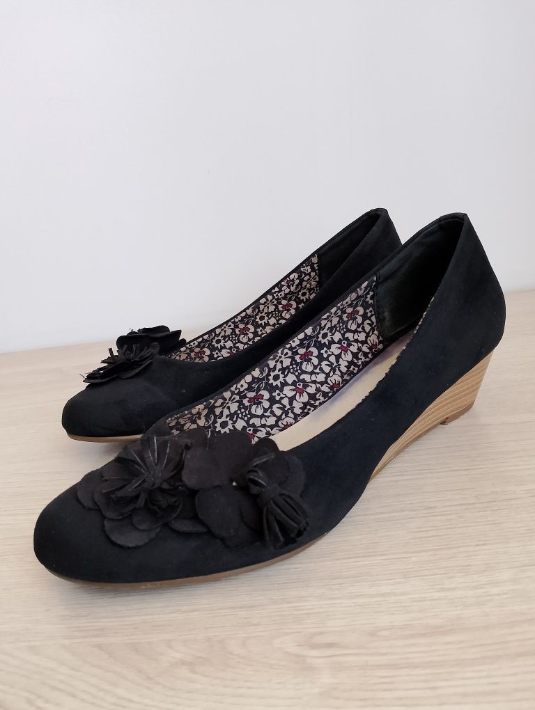 Buty na koturnie roz 42