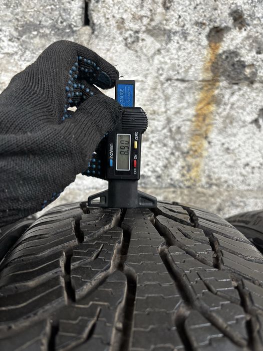 Шини 205/60 R16 Uniroyal комплект зима 8+ мм