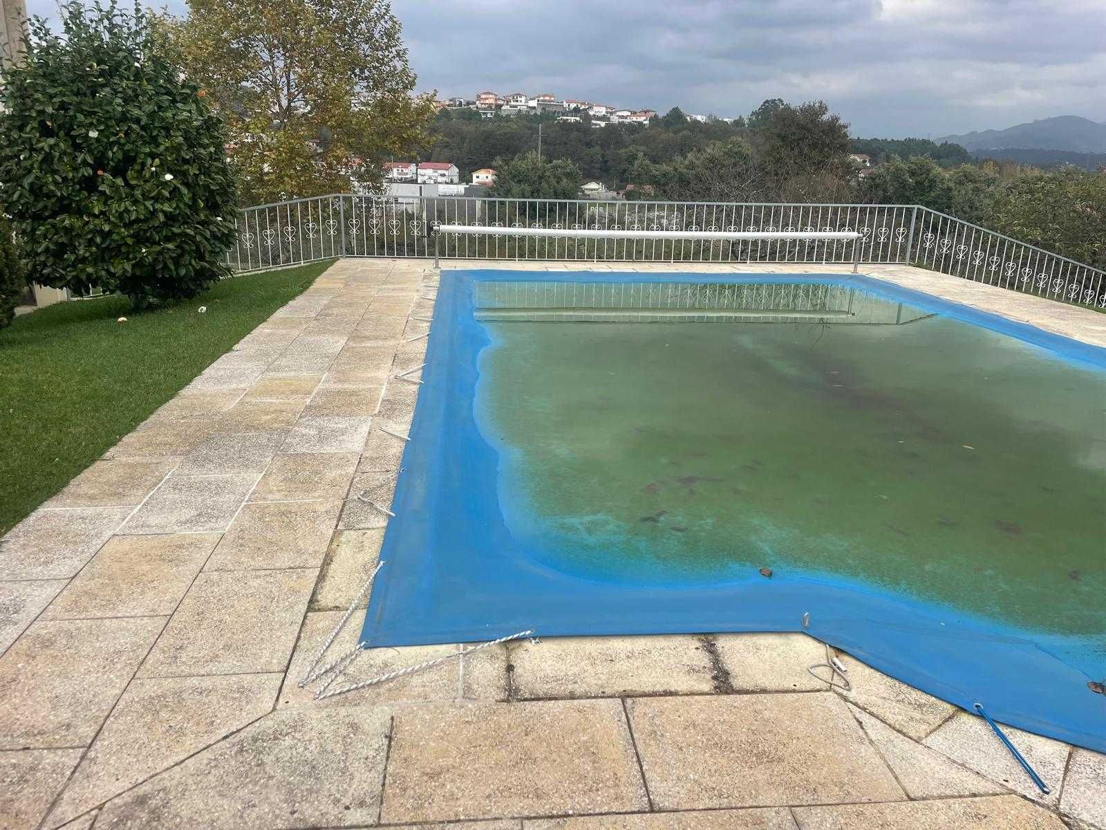 Tela para piscina com enrolador