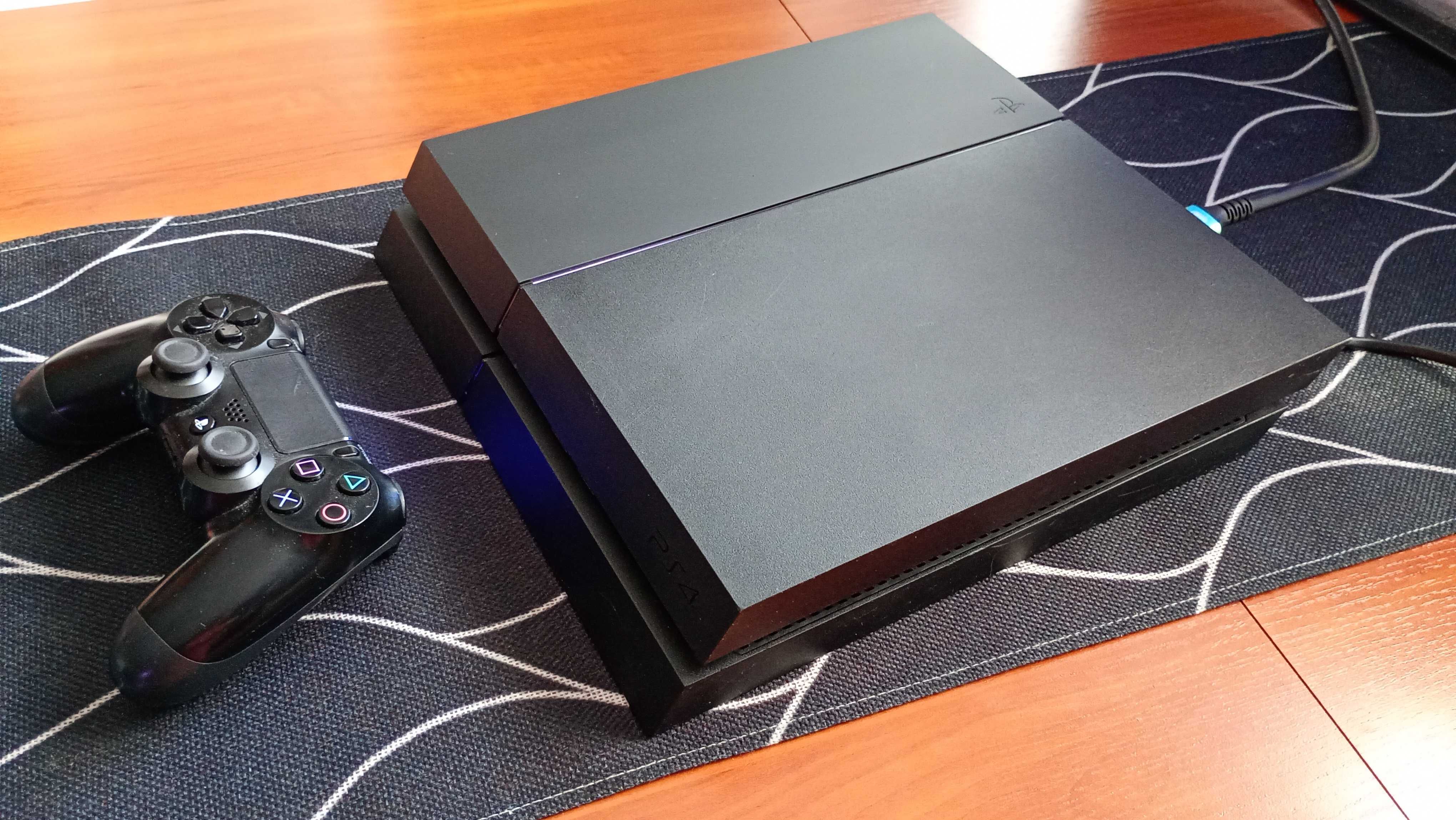 Konsola PS4 500 GB , pad , okablowanie