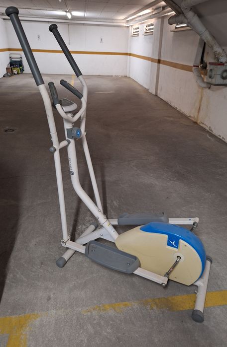 Máquina de ginásio Elitica