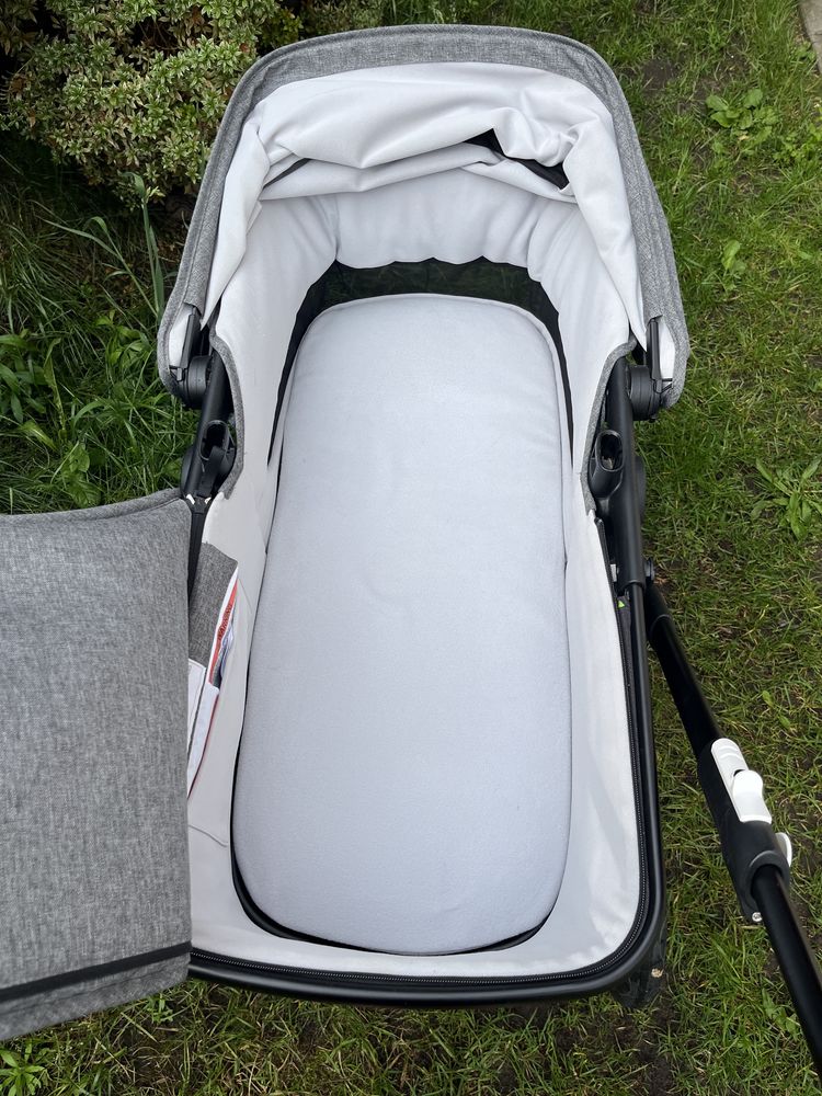 Bugaboo Fox model 3 z 2022 roku wozek 2 w 1