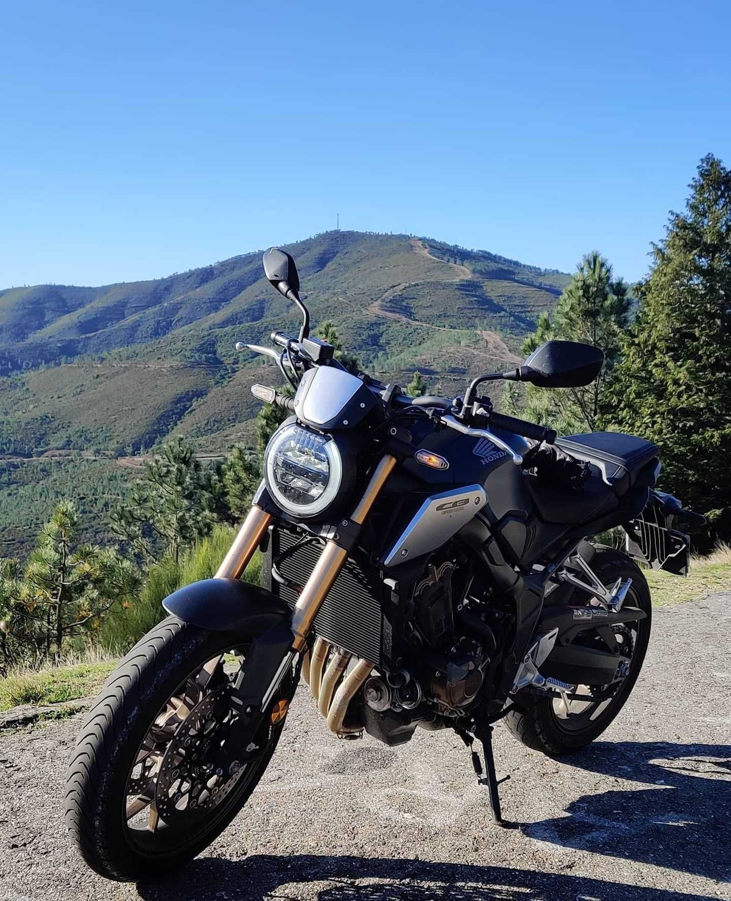 Honda CB650R 2020 com Akrapovic original