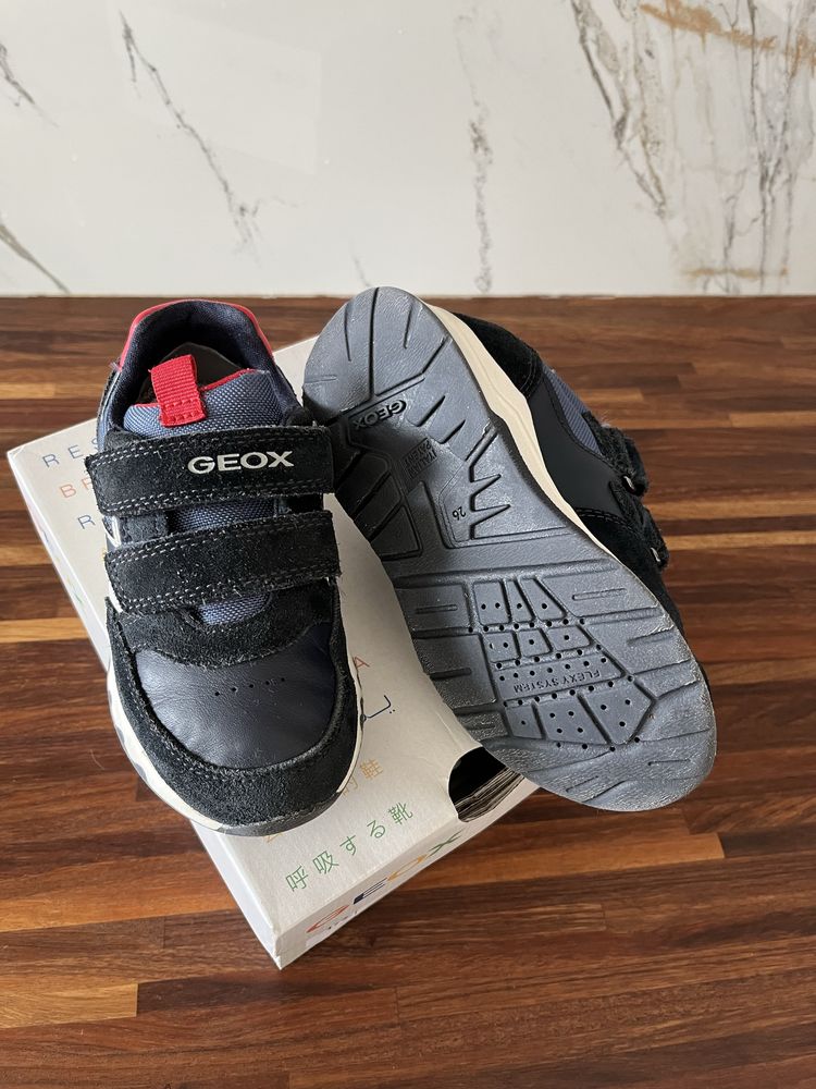 Sapatas em pele Tamanho 26 marca Geox