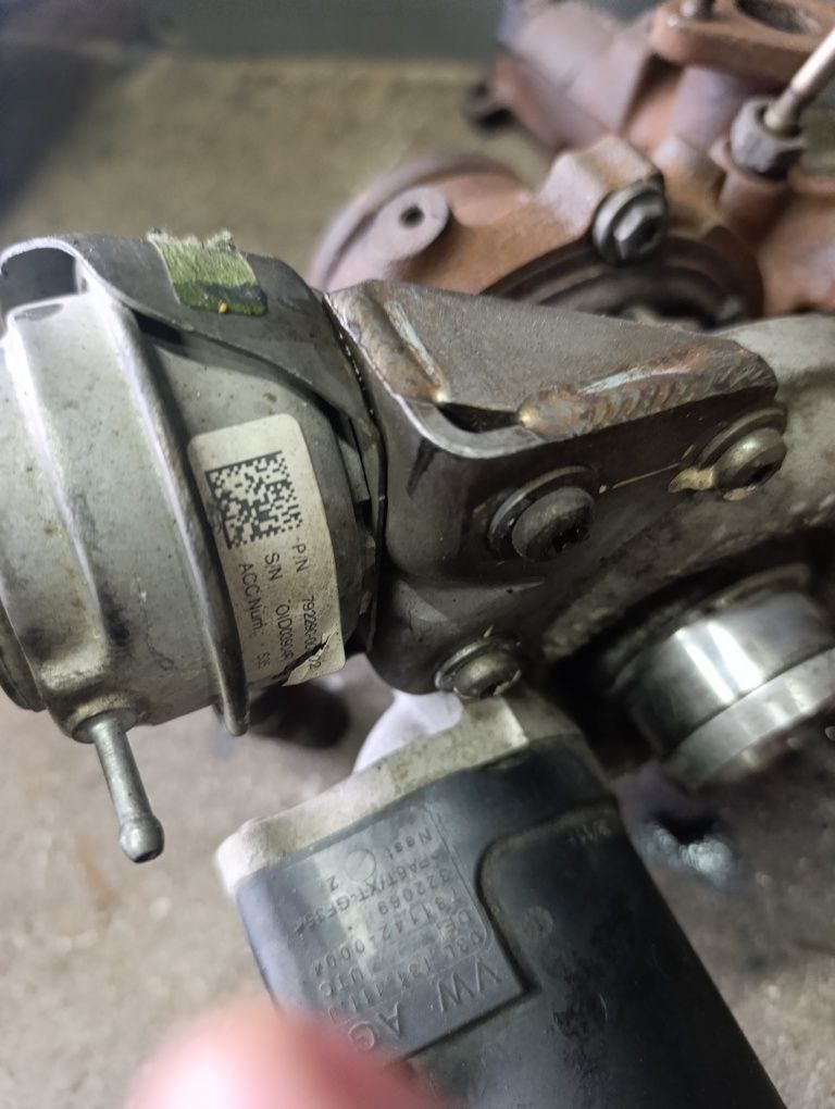 Turbosprężarka turbina turbo VW T5 T6 2.0TDI CAA CAAC CAAB Igła