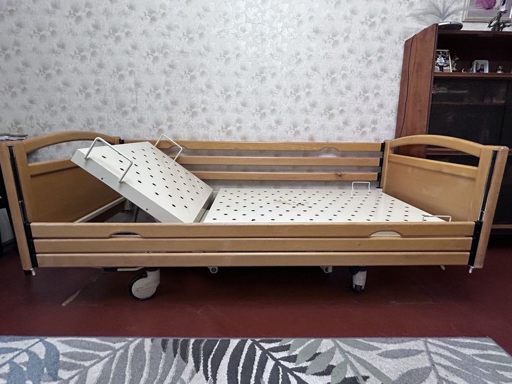 Ліжко медичне ( для лежачої людини)