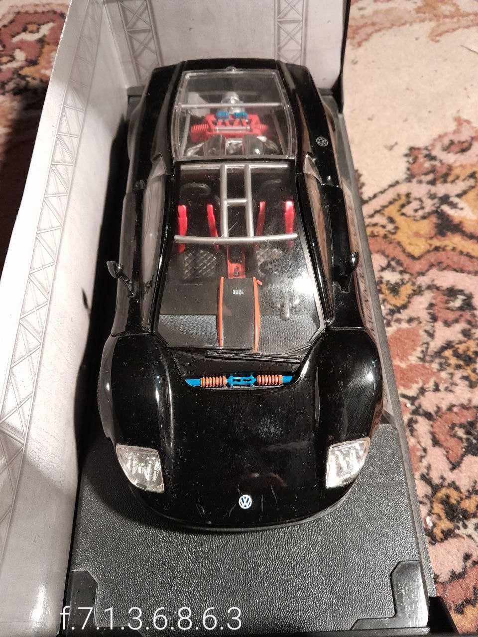 Коллекционная масштабная модель 1:18 автомобиля Volkswagen Nardo W12