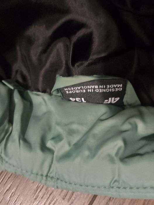 Kurtka przeciwdeszczowa 134