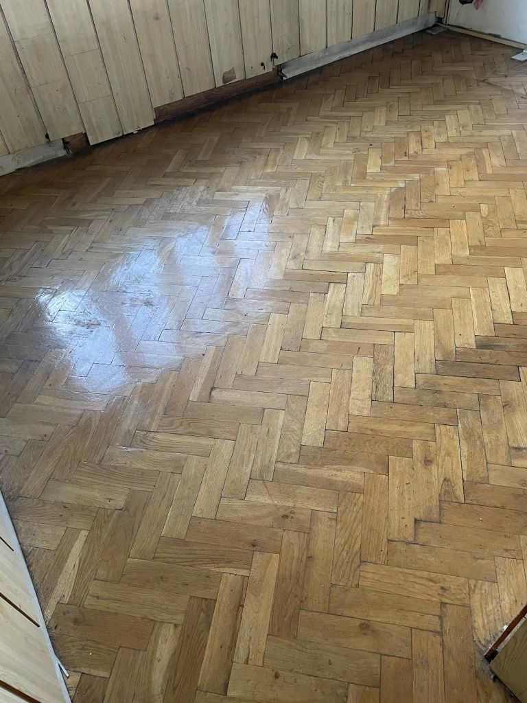 Parkiet dębowy,.